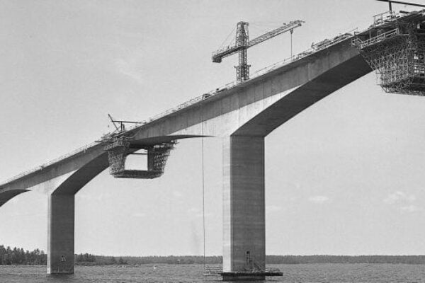En fotoutställning om Ölandsbron 50 år öppnar 30 april