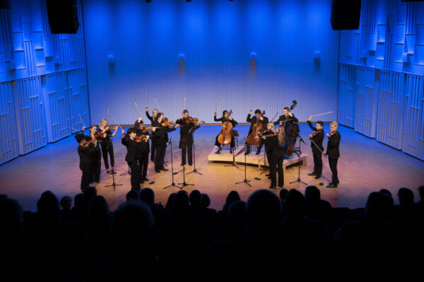 Orkester: The Travellers på scen, Camerata Nordica